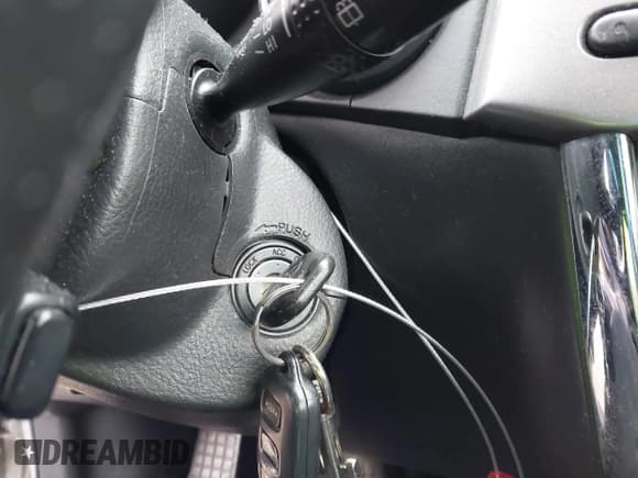 ✅ 2005 Toyota Matrix STD • VIN: 2T1LR32E55C333403 • Lot: 42273681. Listed on IAAI with 192,407 mi. Free auction sales archive from the USA and detailed vehicle history report at DreamBid. Image 11.