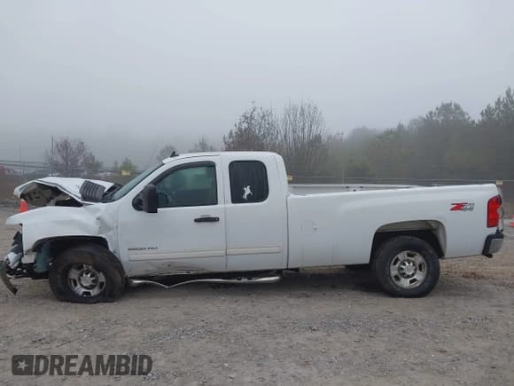 ✅ 2010 Chevrolet Silverado 2500HD LT • VIN: 1GC5KXBG5AZ255288 • Лот: 43744653. Опубликован ранее на IAAI с пробегом 235 887 миль. Бесплатный доступ к архиву аукционных продаж из США и подробный отчёт об истории автомобиля на DreamBid. Изображение 14.