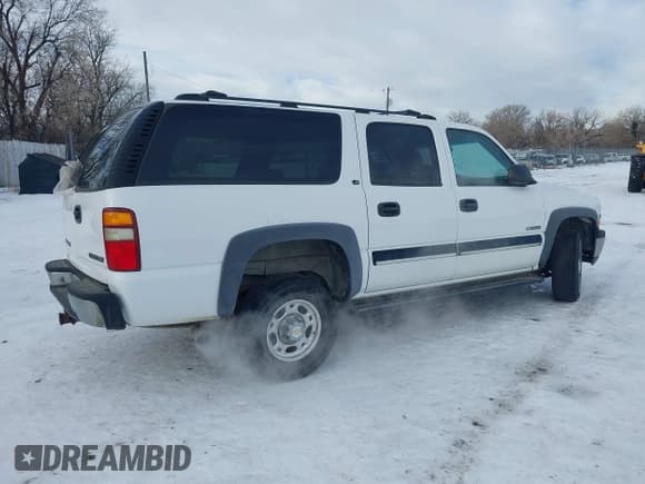 ✅ 2000 Chevrolet Suburban LT • VIN: 3GNGK26U0YG223877 • Лот: 38575224. Опубликован ранее на IAAI с пробегом 237 704 миль. Бесплатный доступ к архиву аукционных продаж из США и подробный отчёт об истории автомобиля на DreamBid. Изображение 4.