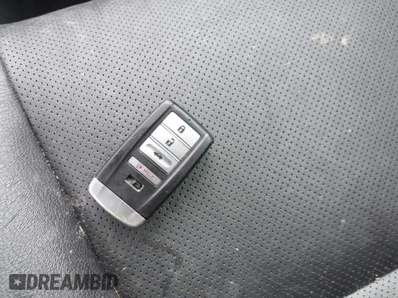 ✅ 2018 Acura ILX Premium • VIN: 19UDE2F7XJA001012 • Lot: 42391193. Wystawiony na IAAI z przebiegiem 74 048 mil. Bezpłatny archiwum sprzedaży aukcyjnych z USA i szczegółowy raport historii pojazdu na DreamBid. Zdjęcie 11.