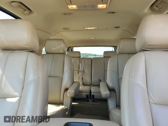 ✅ 2011 Chevrolet Suburban LT • VIN: 1GNSKJE39BR362667 • Lot: 60655574. Wystawiony na Copart z przebiegiem 163 361 mil. Bezpłatny archiwum sprzedaży aukcyjnych z USA i szczegółowy raport historii pojazdu na DreamBid. Zdjęcie 10.