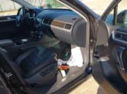 ✅ 2016 Volkswagen Touareg Lux • VIN: WVGEF9BP4GD001508 • Lot: 41850994. Wystawiony na IAAI z przebiegiem 63 355 mil. Bezpłatny archiwum sprzedaży aukcyjnych z USA i szczegółowy raport historii pojazdu na DreamBid. Zdjęcie 5.