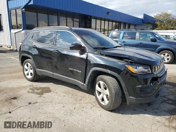 ✅ 2018 Jeep Compass Latitude • VIN: 3C4NJDBB6JT143080 • Lot: 81753445. Listed on Copart with 114,588 mi. Free auction sales archive from the USA and detailed vehicle history report at DreamBid. Image 4.