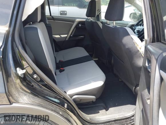 ✅ 2018 Toyota RAV4 XLE • VIN: 2T3WFREVXJW491725 • Lot: 42216365. Wystawiony na IAAI z przebiegiem 76 365 mil. Bezpłatny archiwum sprzedaży aukcyjnych z USA i szczegółowy raport historii pojazdu na DreamBid. Zdjęcie 8.