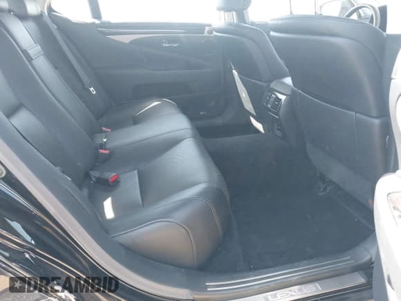 ✅ 2014 Lexus LS 460 L • VIN: JTHGL5EFXE5051451 • Lot: 42043182. Listed on IAAI with 106,409 mi. Free auction sales archive from the USA and detailed vehicle history report at DreamBid. Image 8.