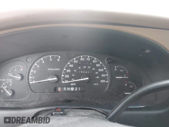 ✅ 1999 Ford Explorer Sport • VIN: 1FMYU22E2XUB39640 • Lot: 42367590. Wystawiony na IAAI z przebiegiem 252 434 mil. Bezpłatny archiwum sprzedaży aukcyjnych z USA i szczegółowy raport historii pojazdu na DreamBid. Zdjęcie 7.