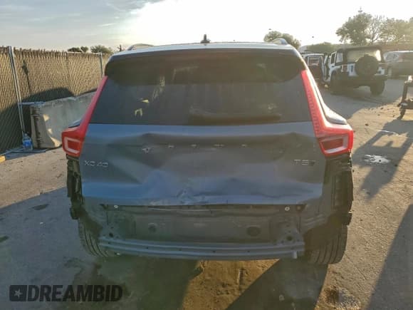 ✅ 2022 Volvo XC40 R-Design • VIN: YV4162UM4N2647943 • Лот: 95438755. Опубликован ранее на Copart с пробегом 64 067 миль. Бесплатный доступ к архиву аукционных продаж из США и подробный отчёт об истории автомобиля на DreamBid. Изображение 6.