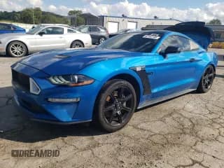 ✅ 2020 Ford Mustang GT • VIN: 1FA6P8CF9L5185960 • Lot: 82144185. Wystawiony na Copart z przebiegiem 84 160 mil. Bezpłatny archiwum sprzedaży aukcyjnych z USA i szczegółowy raport historii pojazdu na DreamBid. Zdjęcie 1.