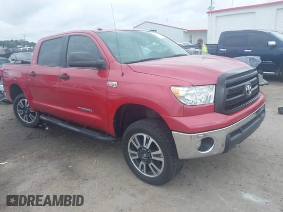 ✅ 2011 Toyota Tundra • VIN: 5TFDW5F10BX163500 • Лот: 42459230. Опубликован ранее на IAAI с пробегом 179 426 миль. Бесплатный доступ к архиву аукционных продаж из США и подробный отчёт об истории автомобиля на DreamBid. Изображение 1.