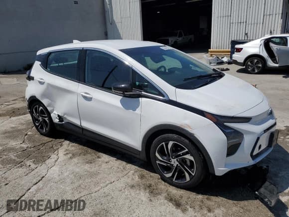 ✅ 2023 Chevrolet Bolt EV 2LT • VIN: 1G1FX6S09P4185747 • Lot: 61297454. Wystawiony na Copart z przebiegiem 20 760 mil. Bezpłatny archiwum sprzedaży aukcyjnych z USA i szczegółowy raport historii pojazdu na DreamBid. Zdjęcie 4.