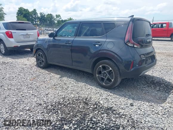 ✅ 2023 Kia Soul EX • VIN: KNDJ33AUXP7890815 • Lot: 42718135. Listed on IAAI with 30,165 mi. Free auction sales archive from the USA and detailed vehicle history report at DreamBid. Image 3.