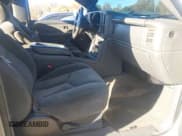 ✅ 2003 Chevrolet Silverado 2500HD LS • VIN: 1GCHK29UX3E134651 • Lot: 43636474. Wystawiony na IAAI z przebiegiem 209 510 mil. Bezpłatny archiwum sprzedaży aukcyjnych z USA i szczegółowy raport historii pojazdu na DreamBid. Zdjęcie 5.