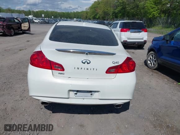 ✅ 2015 Infiniti Q40 • VIN: JN1CV6AR6FM650437 • Лот: 42285606. Опубликован ранее на IAAI с пробегом 101 758 миль. Бесплатный доступ к архиву аукционных продаж из США и подробный отчёт об истории автомобиля на DreamBid. Изображение 16.