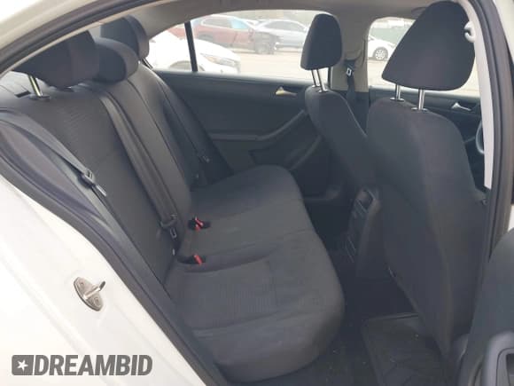 ✅ 2016 Volkswagen Jetta S • VIN: 3VW267AJ1GM312565 • Lot: 43735066. Wystawiony na IAAI z przebiegiem 139 137 mil. Bezpłatny archiwum sprzedaży aukcyjnych z USA i szczegółowy raport historii pojazdu na DreamBid. Zdjęcie 8.