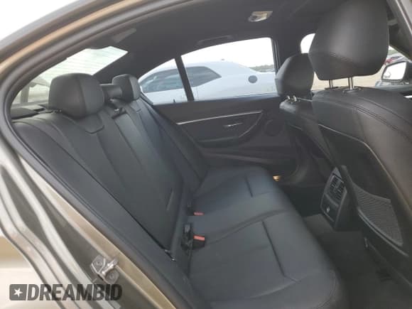 ✅ 2016 BMW 3 Series 328d • VIN: WBA8E5C52GK388322 • Лот: 86853125. Опубликован ранее на Copart с пробегом 165 725 миль. Бесплатный доступ к архиву аукционных продаж из США и подробный отчёт об истории автомобиля на DreamBid. Изображение 10.