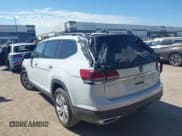 ✅ 2021 Volkswagen Atlas SE • VIN: 1V2JR2CA1MC591596 • Lot: 43369790. Listed on IAAI with 77,366 mi. Free auction sales archive from the USA and detailed vehicle history report at DreamBid. Image 3.