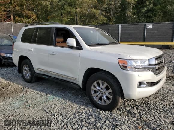 ✅ 2021 Toyota Land Cruiser • VIN: JTMCY7AJ8M4101503 • Lot: 75607824. Listed on Copart with 23,251 mi. Free auction sales archive from the USA and detailed vehicle history report at DreamBid. Image 4.