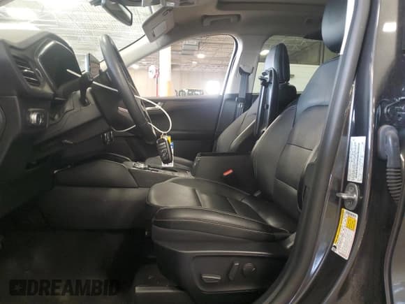 ✅ 2020 Ford Escape Titanium • VIN: 1FMCU9J97LUC13412 • Lot: 81248395. Listed on Copart with 29,645 mi. Free auction sales archive from the USA and detailed vehicle history report at DreamBid. Image 7.