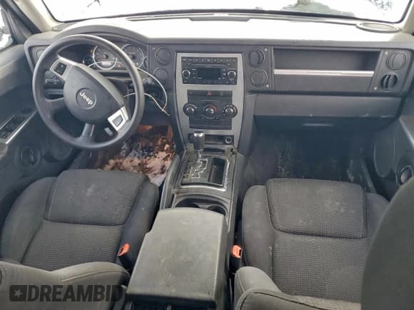 ✅ 2008 Jeep Commander Sport • VIN: 1J8HG48K98C140708 • Лот: 95135015. Опубликован ранее на Copart с пробегом 168 555 миль. Бесплатный доступ к архиву аукционных продаж из США и подробный отчёт об истории автомобиля на DreamBid. Изображение 8.