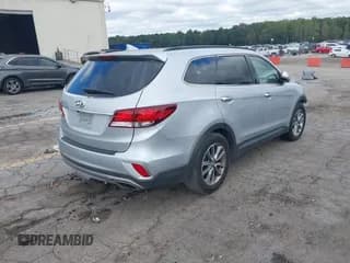 ✅ 2017 Hyundai Santa Fe SE • VIN: KM8SN4HFXHU244734 • Лот: 43323823. Опубликован ранее на IAAI с пробегом 103 000 миль. Бесплатный доступ к архиву аукционных продаж из США и подробный отчёт об истории автомобиля на DreamBid. Изображение 4.