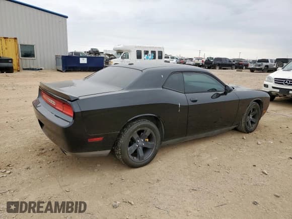 ✅ 2014 Dodge Challenger R/T Classic • VIN: 2C3CDYBTXEH277057 • Lot: 84635555. Listed on Copart with 137,261 mi. Free auction sales archive from the USA and detailed vehicle history report at DreamBid. Image 3.