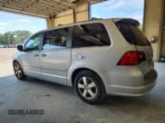 ✅ 2011 Volkswagen Routan SEL • VIN: 2V4RW5DGXBR772577 • Lot: 67703175. Wystawiony na Copart z przebiegiem 153 027 mil. Bezpłatny archiwum sprzedaży aukcyjnych z USA i szczegółowy raport historii pojazdu na DreamBid. Zdjęcie 2.