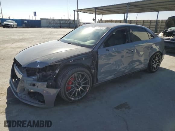 ✅ 2019 Audi RS 3 • VIN: WUABWGFF1KA902152 • Лот: 88913315. Опубликован ранее на Copart с пробегом 46 435 миль. Бесплатный доступ к архиву аукционных продаж из США и подробный отчёт об истории автомобиля на DreamBid. Изображение 1.