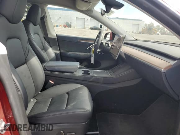 ✅ 2024 Tesla Model Y • VIN: 7SAYGDED6RF028551 • Lot: 86297315. Wystawiony na Copart z przebiegiem 22 853 mil. Bezpłatny archiwum sprzedaży aukcyjnych z USA i szczegółowy raport historii pojazdu na DreamBid. Zdjęcie 7.