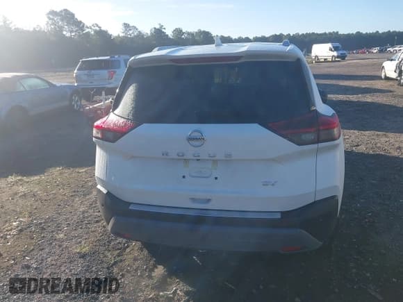 ✅ 2021 Nissan Rogue SV • VIN: 5N1AT3BA4MC849499 • Lot: 43386808. Wystawiony na IAAI z przebiegiem 10 803 mil. Bezpłatny archiwum sprzedaży aukcyjnych z USA i szczegółowy raport historii pojazdu na DreamBid. Zdjęcie 17.