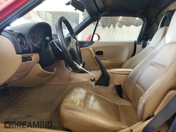 ✅ 2000 Mazda MX-5 Miata • VIN: JM1NB3532Y0142124 • Lot: 66543565. Wystawiony na Copart z przebiegiem 76 868 mil. Bezpłatny archiwum sprzedaży aukcyjnych z USA i szczegółowy raport historii pojazdu na DreamBid. Zdjęcie 7.