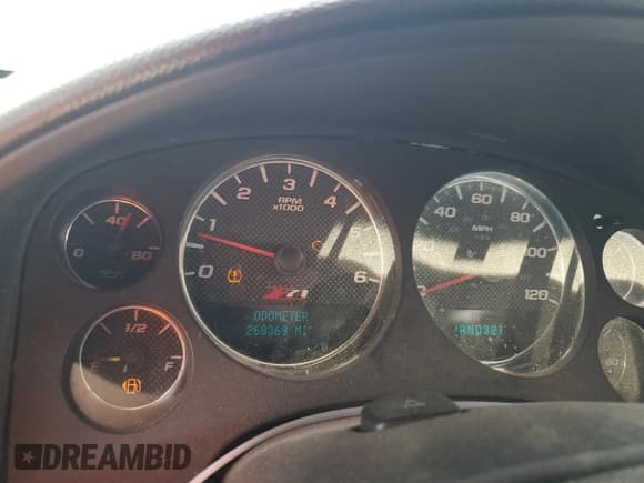 ✅ 2007 Chevrolet Suburban LTZ • VIN: 3GNFK16367G283223 • Lot: 69046414. Wystawiony na Copart z przebiegiem 268 369 mil. Bezpłatny archiwum sprzedaży aukcyjnych z USA i szczegółowy raport historii pojazdu na DreamBid. Zdjęcie 9.