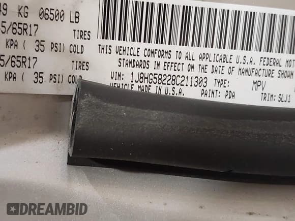 ✅ 2008 Jeep Commander Limited • VIN: 1J8HG58228C211303 • Lot: 41362162. Wystawiony na IAAI z przebiegiem 163 542 mil. Bezpłatny archiwum sprzedaży aukcyjnych z USA i szczegółowy raport historii pojazdu na DreamBid. Zdjęcie 9.