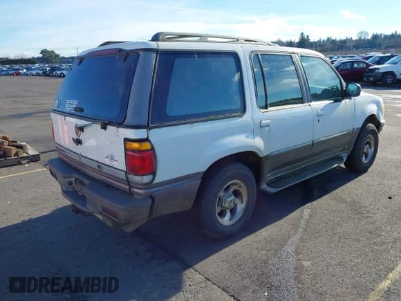 ✅ 1997 Mercury Mountaineer • VIN: 4M2DU55P8VUJ15965 • Lot: 43910191. Listed on IAAI with 228,166 mi. Free auction sales archive from the USA and detailed vehicle history report at DreamBid. Image 4.