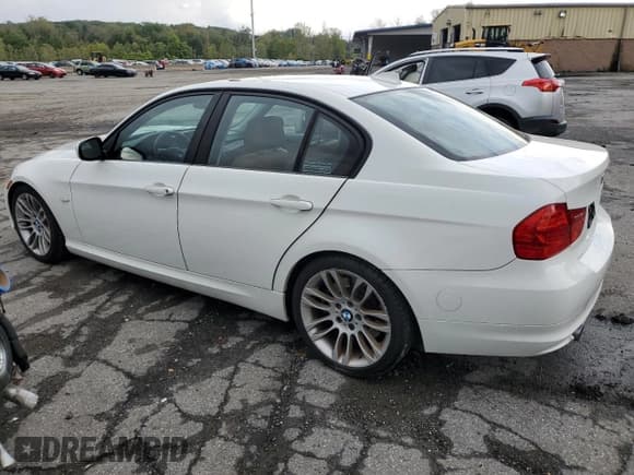 ✅ 2011 BMW 3 Series 335d • VIN: WBAPN7C55BF183554 • Лот: 84172965. Опубликован ранее на Copart с пробегом 136 557 миль. Бесплатный доступ к архиву аукционных продаж из США и подробный отчёт об истории автомобиля на DreamBid. Изображение 2.