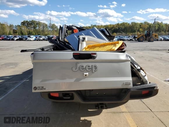 ✅ 2022 Jeep Gladiator Overland • VIN: 1C6HJTFG7NL161576 • Lot: 87017355. Listed on Copart with 61,476 mi. Free auction sales archive from the USA and detailed vehicle history report at DreamBid. Image 6.