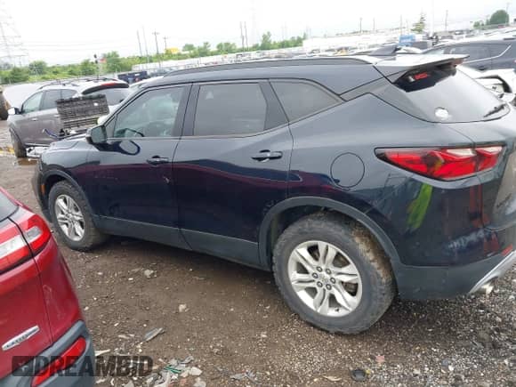 ✅ 2021 Chevrolet Blazer LT • VIN: 3GNKBJRS0MS505037 • Лот: 42601556. Размещён на IAAI с пробегом 70 099 миль миль. Получите бесплатный доступ к архиву аукционных продаж из США и посмотрите подробный отчёт об истории автомобиля на DreamBid. Изображение 15.