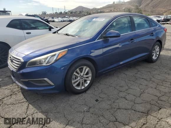 2017 Hyundai Sonata SE z VIN 5NPE24AF5HH444080, wystawiony jako Copart lot #90926655 z przebiegiem 71 941 mil mil oraz Szkoda całkowita • Salvage title. Historia ofert i sprzedaży dostępna na DreamBid. Obrazek 1.