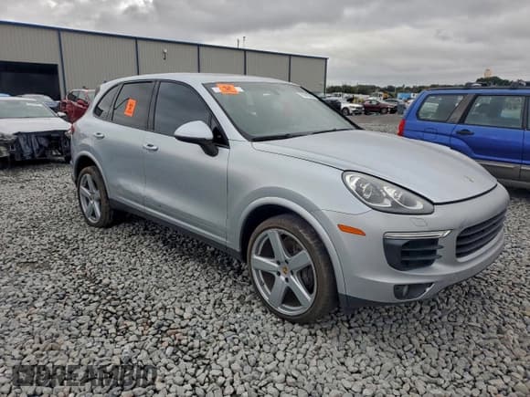 ✅ 2017 Porsche Cayenne • VIN: WP1AA2A26HKA85633 • Lot: 95941595. Wystawiony na Copart z przebiegiem Nie podano. Bezpłatny archiwum sprzedaży aukcyjnych z USA i szczegółowy raport historii pojazdu na DreamBid. Zdjęcie 4.