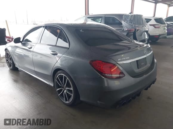 ✅ 2019 Mercedes-Benz C 43 AMG • VIN: 55SWF6EB5KU306751 • Lot: 41464413. Wystawiony na IAAI z przebiegiem 81 507 mil. Bezpłatny archiwum sprzedaży aukcyjnych z USA i szczegółowy raport historii pojazdu na DreamBid. Zdjęcie 3.