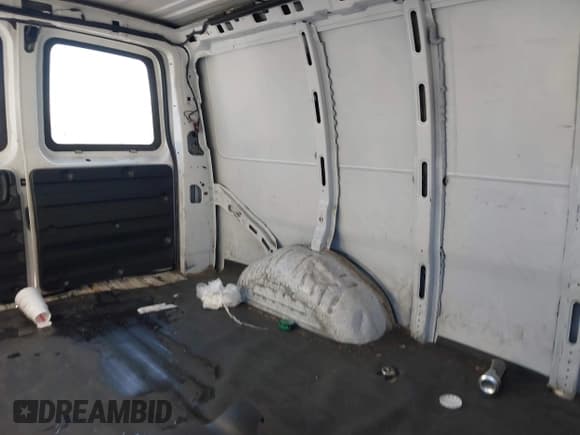 ✅ 2017 Chevrolet Express Cargo • VIN: 1GCWGAFG3H1209433 • Лот: 43636335. Опубликован ранее на IAAI с пробегом 367 900 миль. Бесплатный доступ к архиву аукционных продаж из США и подробный отчёт об истории автомобиля на DreamBid. Изображение 8.