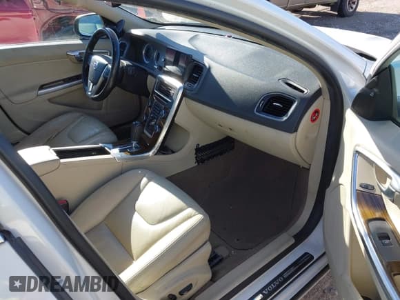 ✅ 2011 Volvo S60 • VIN: YV1902FH8B2009112 • Lot: 43685122. Listed on IAAI with 113,218 mi. Free auction sales archive from the USA and detailed vehicle history report at DreamBid. Image 5.