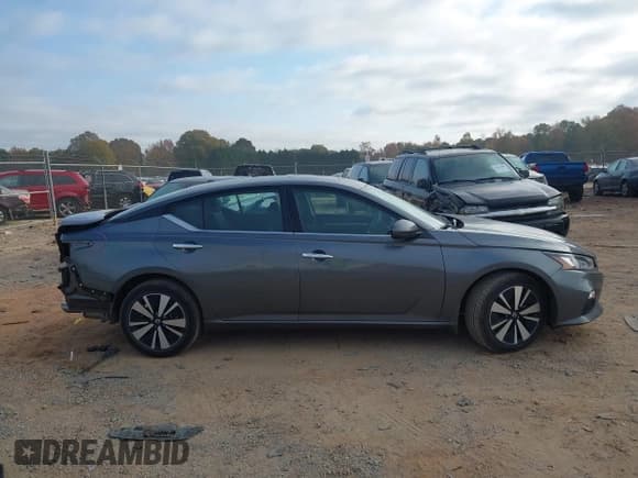 ✅ 2021 Nissan Altima SV • VIN: 1N4BL4DW4MN378889 • Lot: 43626659. Wystawiony na IAAI z przebiegiem 49 265 mil. Bezpłatny archiwum sprzedaży aukcyjnych z USA i szczegółowy raport historii pojazdu na DreamBid. Zdjęcie 13.