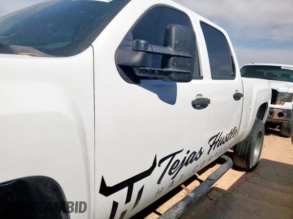 ✅ 2013 Chevrolet Silverado 2500HD LT • VIN: 1GC1KXC84DF201637 • Lot: 63283755. Wystawiony na Copart z przebiegiem 272 788 mil. Bezpłatny archiwum sprzedaży aukcyjnych z USA i szczegółowy raport historii pojazdu na DreamBid. Zdjęcie 7.