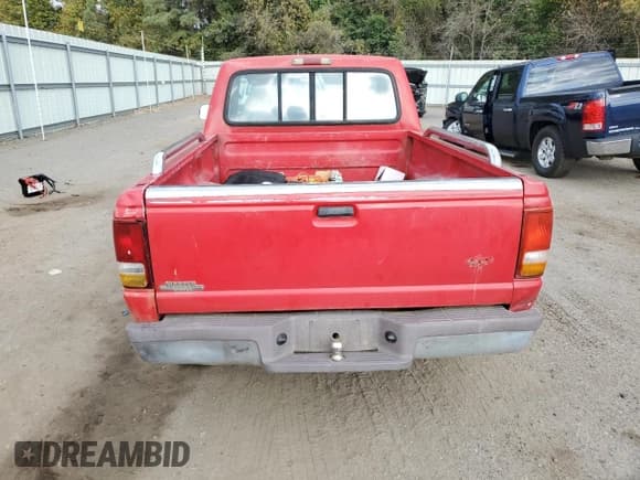 ✅ 1996 Ford Ranger XL • VIN: 1FTCR10A6TUB20240 • Lot: 92264565. Wystawiony na Copart z przebiegiem 200 614 mil. Bezpłatny archiwum sprzedaży aukcyjnych z USA i szczegółowy raport historii pojazdu na DreamBid. Zdjęcie 6.