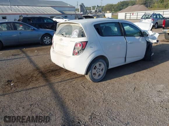 ✅ 2015 Chevrolet Sonic LS • VIN: 1G1JA6SG1F4184471 • Лот: 43340491. Размещён на IAAI с пробегом Не указан миль. Получите бесплатный доступ к архиву аукционных продаж из США и посмотрите подробный отчёт об истории автомобиля на DreamBid. Изображение 4.