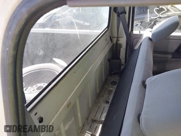 ✅ 1994 Mazda B-Series • VIN: 4F4CR12A0RTM31231 • Lot: 43122521. Listed on IAAI with 97,363 mi. Free auction sales archive from the USA and detailed vehicle history report at DreamBid. Image 8.