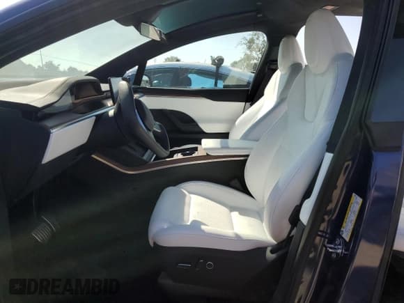 ✅ 2024 Tesla Model X • VIN: 7SAXCAE57RF459365 • Лот: 71553315. Опубликован ранее на Copart с пробегом 4 758 миль. Бесплатный доступ к архиву аукционных продаж из США и подробный отчёт об истории автомобиля на DreamBid. Изображение 7.