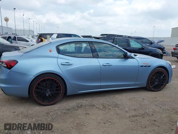 ✅ 2023 Maserati Ghibli S GranSport • VIN: ZAM57YSS5PX423779 • Lot: 42170064. Wystawiony na IAAI z przebiegiem 4 142 mil. Bezpłatny archiwum sprzedaży aukcyjnych z USA i szczegółowy raport historii pojazdu na DreamBid. Zdjęcie 14.