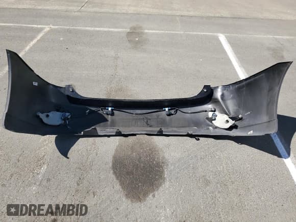 ✅ 2011 Lexus RX 450h • VIN: JTJZB1BA2B2005346 • Lot: 69847875. Wystawiony na Copart z przebiegiem 215 792 mil. Bezpłatny archiwum sprzedaży aukcyjnych z USA i szczegółowy raport historii pojazdu na DreamBid. Zdjęcie 13.