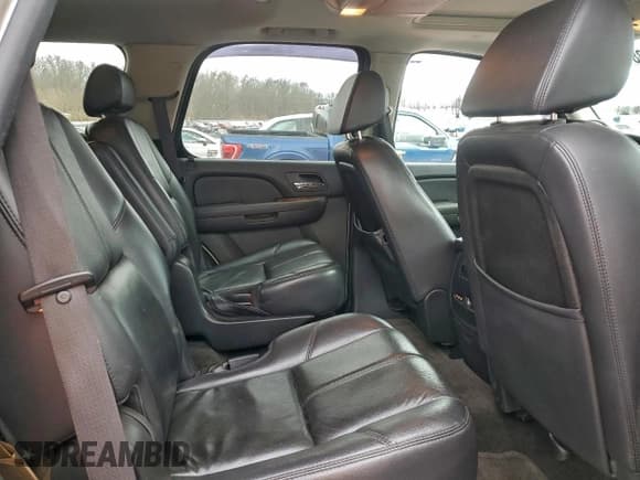 ✅ 2007 Chevrolet Tahoe LT • VIN: 1GNFK130X7J390607 • Lot: 95384825. Wystawiony na Copart z przebiegiem 196 955 mil. Bezpłatny archiwum sprzedaży aukcyjnych z USA i szczegółowy raport historii pojazdu na DreamBid. Zdjęcie 11.